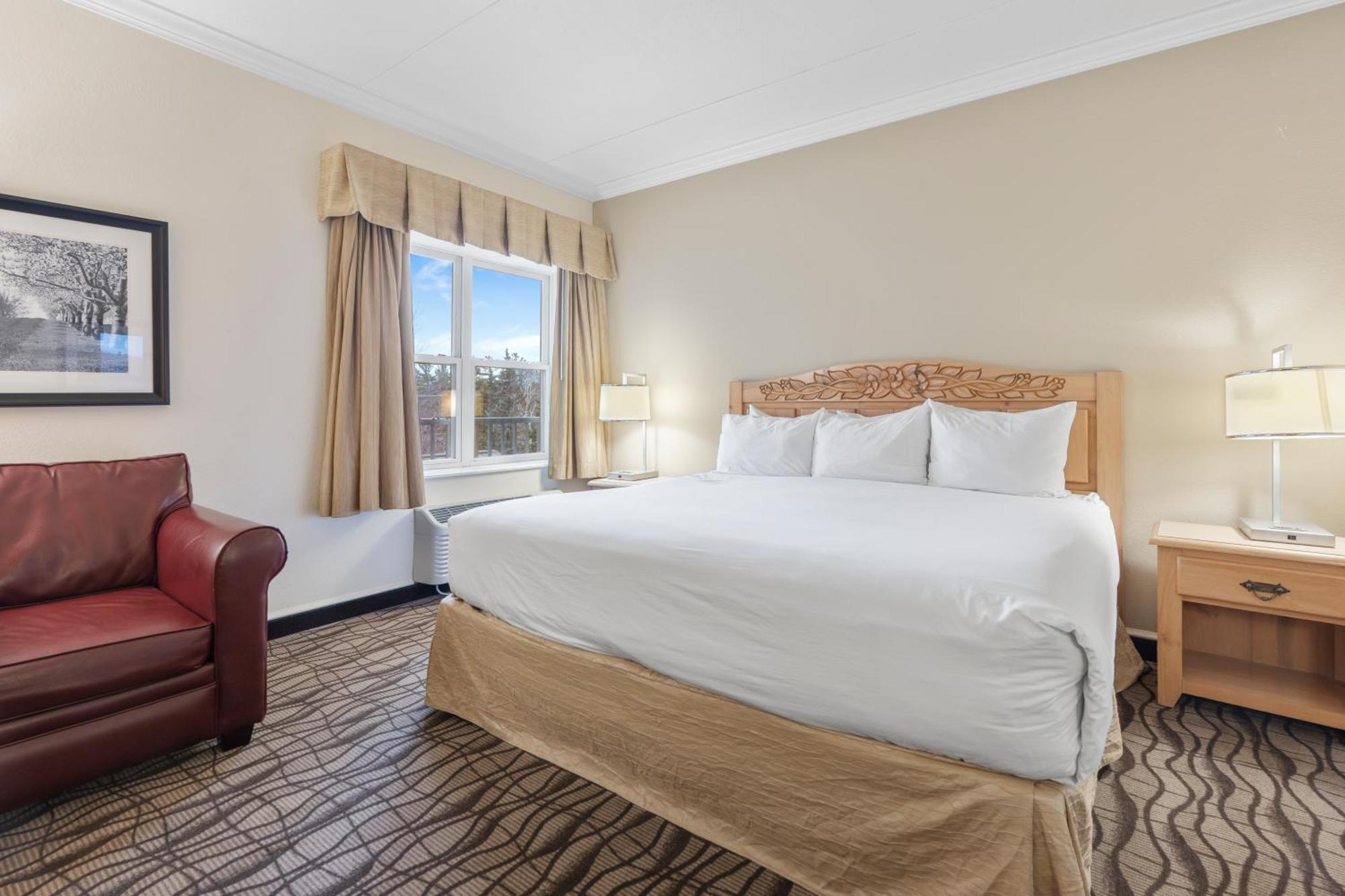 Cherry Tree Inn & Suites Траверс-Сіті Екстер'єр фото